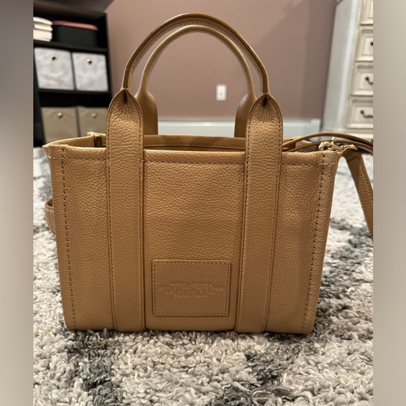 Marc Jacobs Small The Leather Small Tote - Picture 6 of 9